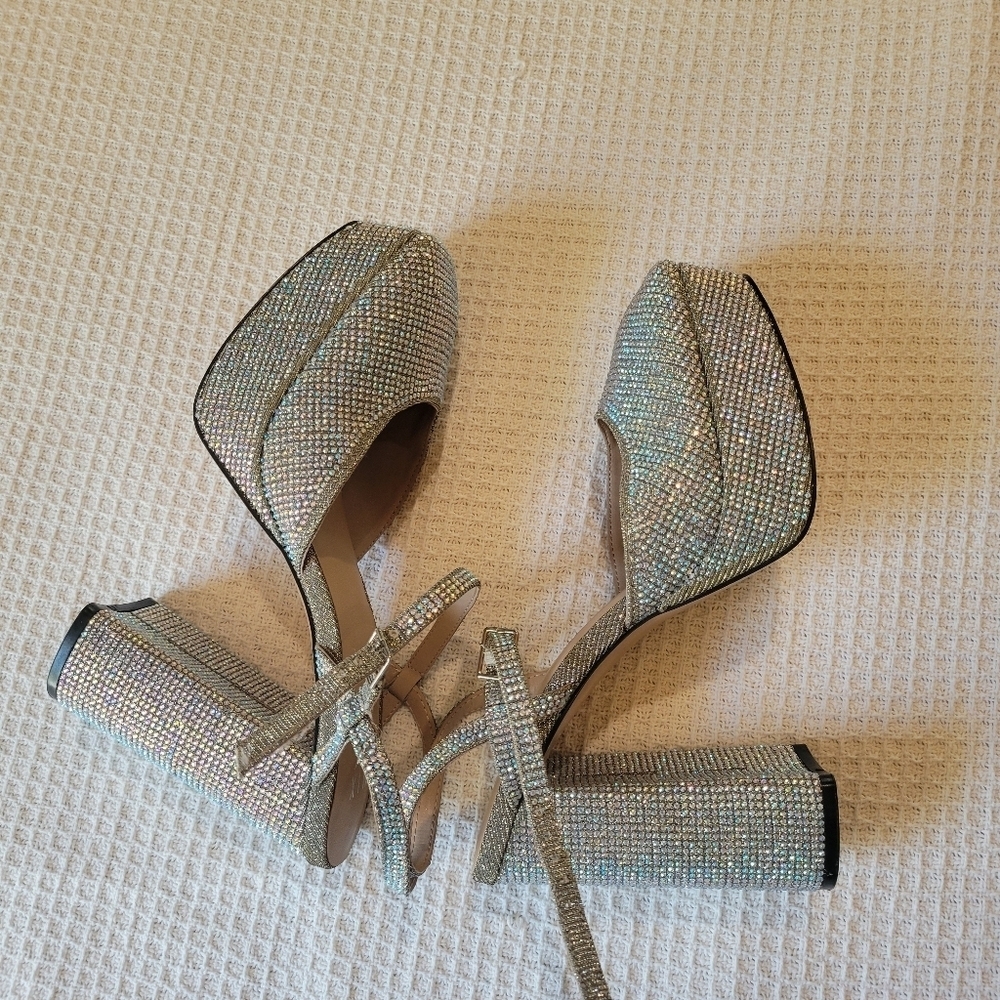 Elegant Glitter Block Heel Sandals - Picture 7 of 11